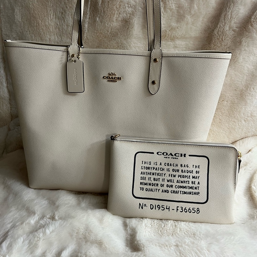 Coach Reversible Tote Bag In Signature Khaki & White